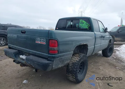 2001 Dodge Ram 1500 St z USA, uszkodzony, nr VIN 3B7HF13Z81G202230